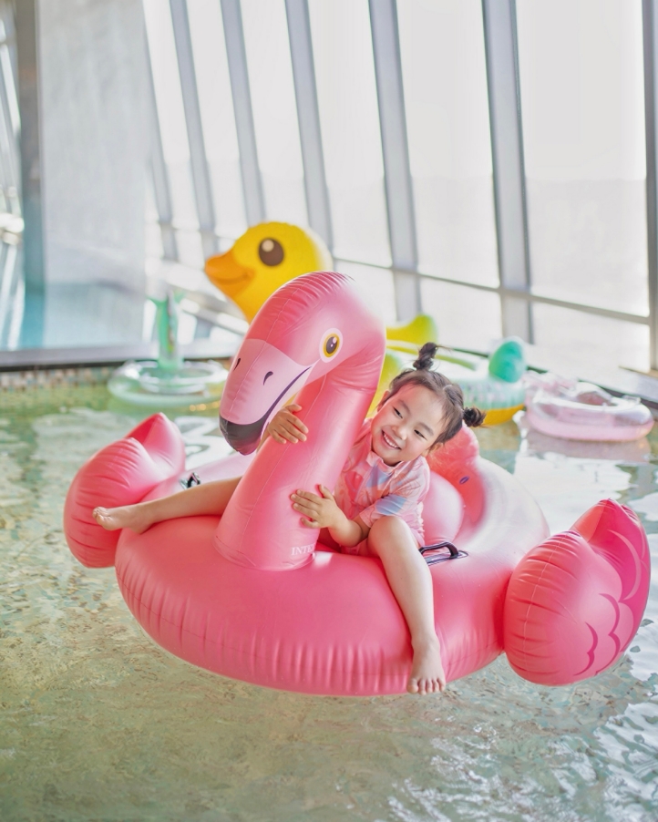 As August arrives, Four Seasons Hotel Dalian celebrates summer with vibrant family activities, kids' amenities, and nearby outdoor adventures, promising an extraordinary summer journey for all.