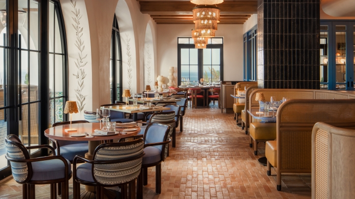 Four Seasons Resort Cabo San Lucas introduces eight innovative dining and drinking venues, featuring world-class cuisine by Chef Richard Sandoval, enhancing the culinary scene in Los Cabos.