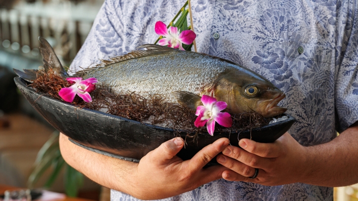 Mina’s Fish House at Four Seasons Resort Oahu introduces "Dinner with the Fish Sommelier," featuring a five-course tasting menu with personalized service by Fish Sommeliers Ryan Houser and Saui Matagiese.