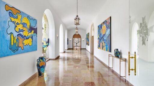 Château Saint-Martin & Spa presents "Sentia," an exhibit by Georgia Tucker, inspired by the château's enchanting gardens and landscapes, blending art, nature, and well-being.