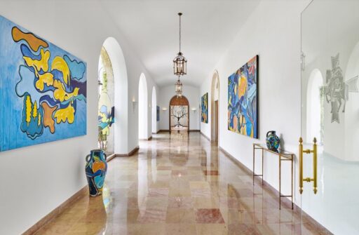 Château Saint-Martin & Spa presents "Sentia," an exhibit by Georgia Tucker, inspired by the château's enchanting gardens and landscapes, blending art, nature, and well-being.