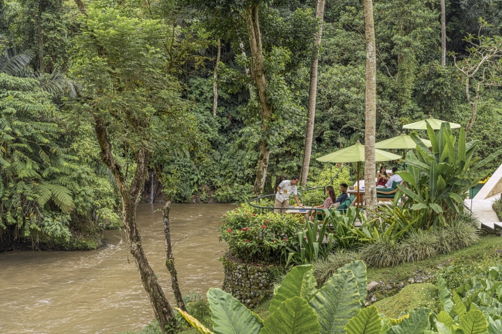 Explore Bali's culinary treasures this summer at Four Seasons Resorts, featuring award-winning wines, new dining experiences, and innovative cocktails celebrating local flavors.