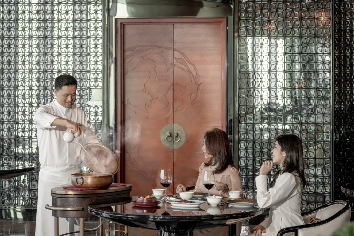 Four Seasons Hotel Guangzhou invites global travelers to elevate their Canton Fair experience with luxury accommodations, convenient access to the fair, and exceptional dining from October 15 to November 4, 2024.