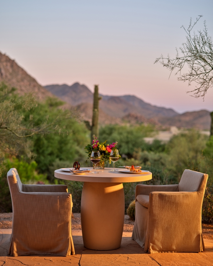 Four Seasons Resort Scottsdale at Troon North unveils new activities, including wine and painting sessions, celestial picnics, mixology classes, cake decorating, paella workshops, and private dinners.