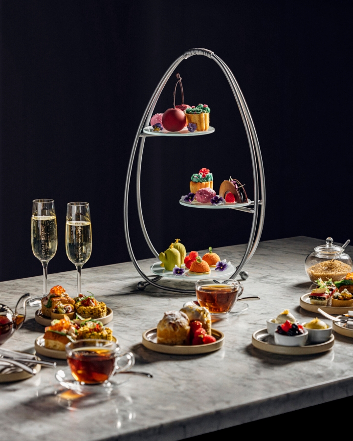 Experience a luxurious afternoon at Four Seasons Resort Scottsdale’s Onyx Bar & Lounge with their new Fall Afternoon Tea, featuring gourmet treats and stunning desert views.