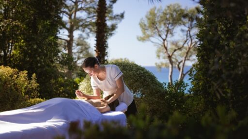 Grand-Hôtel du Cap-Ferrat, A Four Seasons Hotel, hosts a transformative four-day women’s wellness retreat with Marta Hobbs this October, focusing on self-care, relaxation, and personal growth.