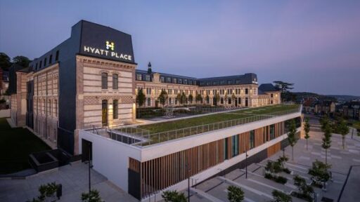 Hyatt Place Rouen opens in a historic 1886 building, blending modern design with Rouen's rich heritage. Ideal for travelers, it offers luxury rooms, French cuisine, and wellness amenities.