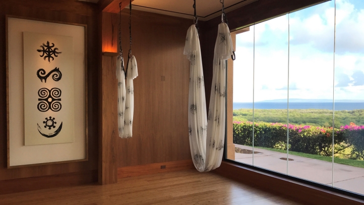 Experience deep relaxation at Four Seasons Resort Lanai’s Hawanawana Spa with innovative sound therapy treatments, including aroma massages, sound baths, and meditative cocoon sessions.