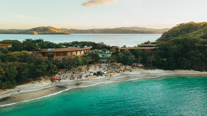 Celebrate the holidays at Four Seasons Resort Peninsula Papagayo with festive events, luxury accommodations, and Costa Rican hospitality, offering a perfect blend of relaxation and adventure.