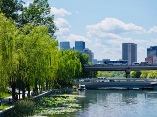 Experience autumn’s golden beauty at Four Seasons Hotel Beijing by the serene Liangma River. Enjoy luxurious stays, seasonal dining, and family-friendly adventures during Golden Week.