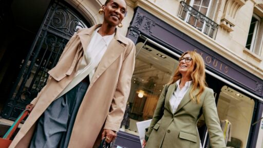 Four Seasons Hotel George V Paris introduces *So Chic, Darling!*, an exclusive shopping experience led by stylist Nathalie Oliver, offering guests personalized access to Paris's hidden fashion gems.