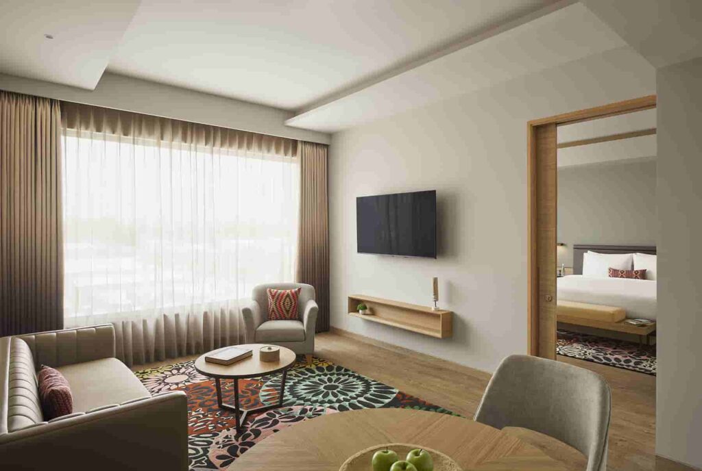 Hyatt Place opens near Aurangabad Airport, offering 150 modern rooms, spacious event spaces, and easy access to business hubs and tourist sites like the Ajanta and Ellora caves.