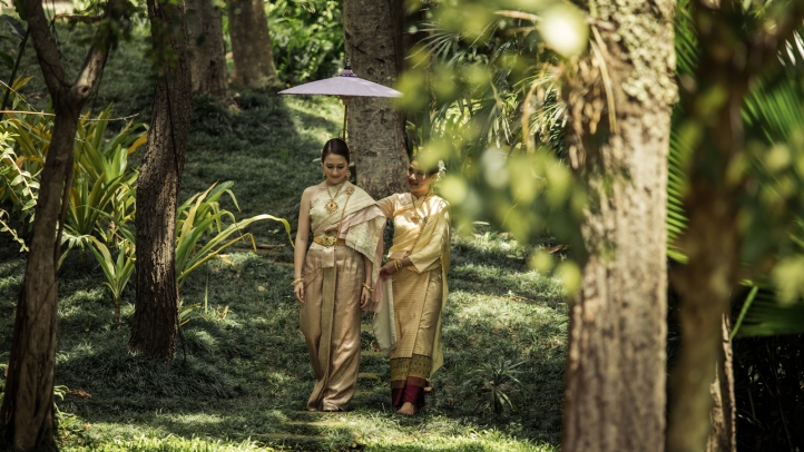 Four Seasons Resorts Thailand offers idyllic settings for weddings, from beachfront ceremonies in Koh Samui to serene rice paddies in Chiang Mai, blending luxury with authentic Thai traditions.