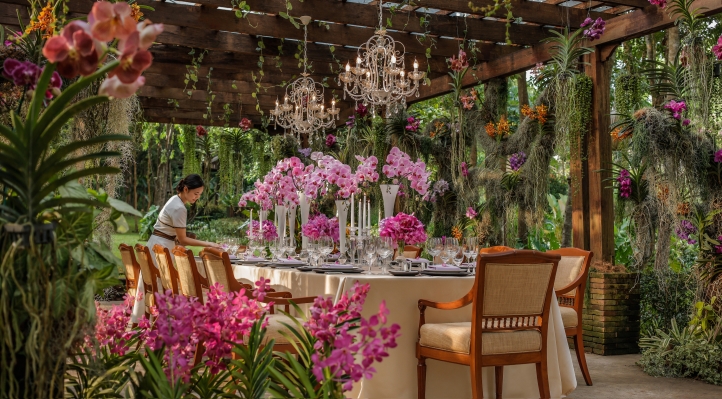 Four Seasons Resorts Thailand offers idyllic settings for weddings, from beachfront ceremonies in Koh Samui to serene rice paddies in Chiang Mai, blending luxury with authentic Thai traditions.