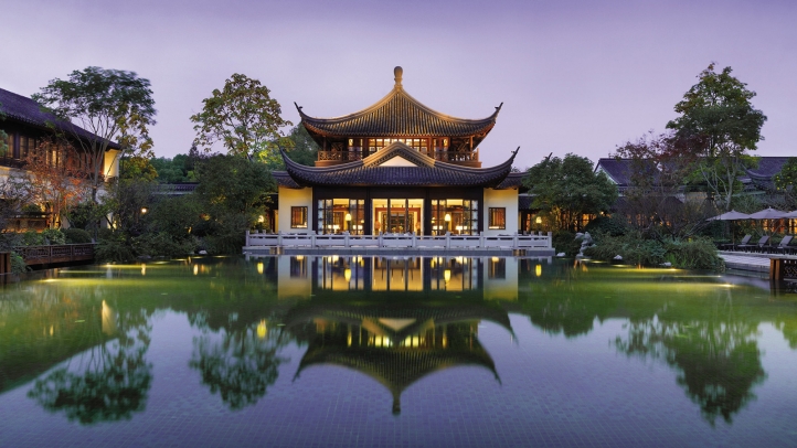 Chef Wang Yong at Jin Sha, Four Seasons Hangzhou, presents a seasonal feast for the Mid-Autumn Festival, showcasing Jiangsu and Zhejiang cuisine with local ingredients and innovative flair.