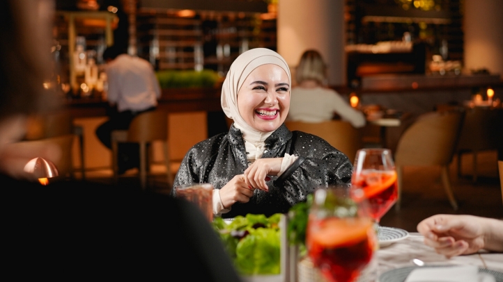 Four Seasons Hotel Kuwait at Burj Alshaya introduces two weekly dining events: Unlimited Sushi Night and Mix & Mingle, offering gourmet food, live music, and skyline views in a luxury setting.