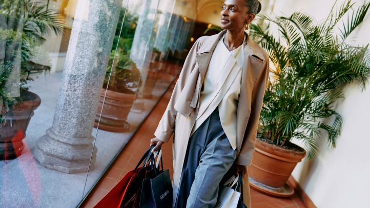 Four Seasons Hotel Milano introduces a personalized styling and shopping experience with renowned stylist Vittora de Carlo, offering fashion enthusiasts a chic, tailor-made journey in Milan.