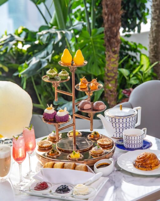 Experience the flavors of autumn with the "Fall in Dalian" afternoon tea at Four Seasons Hotel Dalian Lobby Lounge, featuring seasonal fruits, nuts, savory bites, and exquisite desserts.