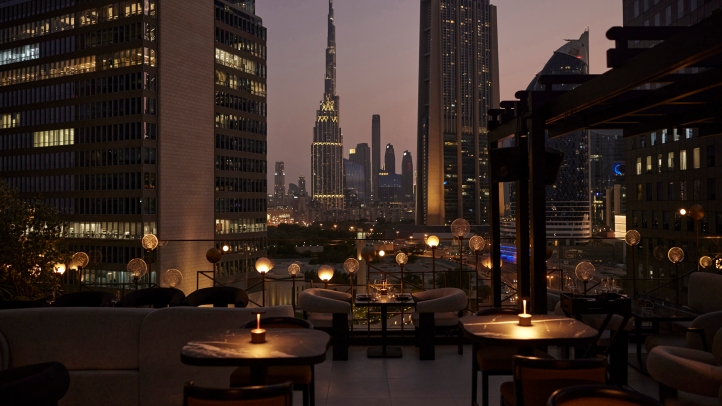 Luna Dubai kicks off the new season with DJ Dim Tayllor bringing his signature Ibiza vibes to the rooftop lounge at Four Seasons Hotel DIFC for an unforgettable night on October 31, 2024.