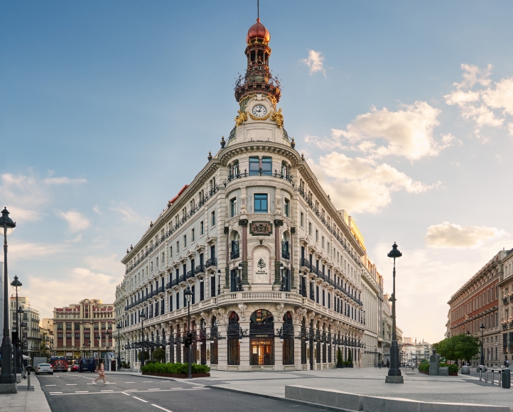 Four Seasons Hotel Madrid marks four years of success with community impact, sustainability efforts, and recognition as the only Spanish hotel among the World’s 50 Best Hotels.