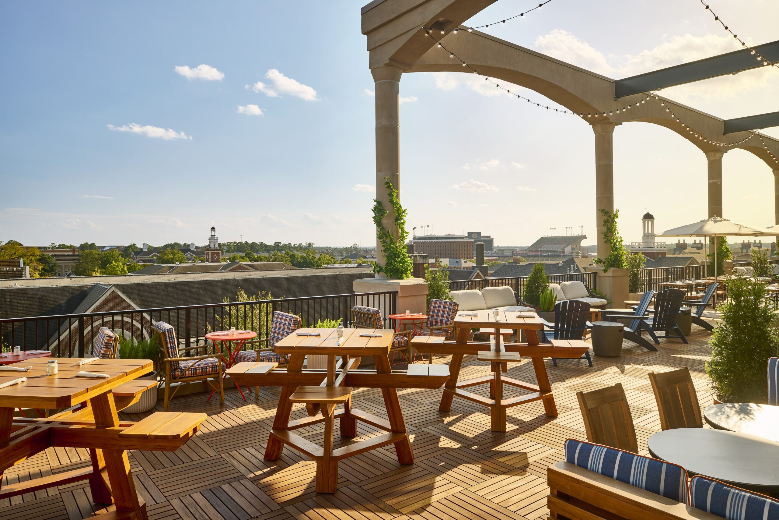 Graduate Auburn debuts near Auburn University with 177 rooms, featuring a rooftop bar, Bo Jackson’s Beans, and design celebrating Auburn’s rich sports history and traditions.