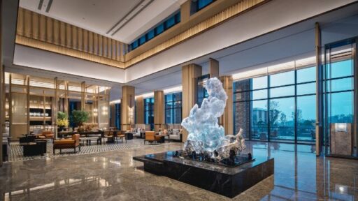 Hyatt Regency Huangshan Hengjiangwan opens, offering a luxurious retreat with stunning views of Huangshan, modern amenities, diverse dining, and flexible event spaces for guests to enjoy.