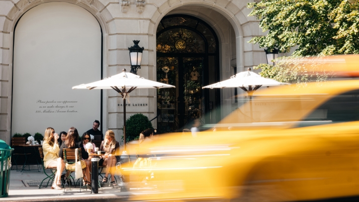 Four Seasons Hotel New York reopens this fall, offering luxury suites, fine dining, and personalized service in the heart of Manhattan. Now accepting reservations for stays starting November 15.