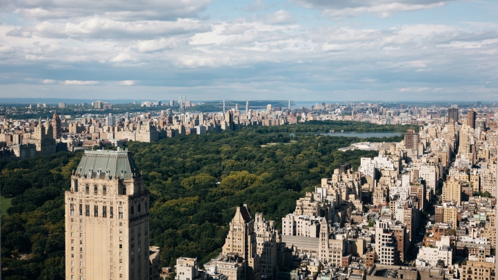 Four Seasons Hotel New York reopens this fall, offering luxury suites, fine dining, and personalized service in the heart of Manhattan. Now accepting reservations for stays starting November 15.