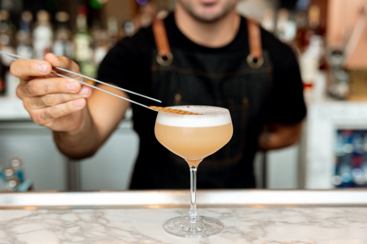 Join us for a one-night-only event at Mimo Bar, Four Seasons Nashville, with world-renowned mixologist Alessandro Mengoni crafting signature cocktails and showcasing Altamura Vodka, October 18, 2024.