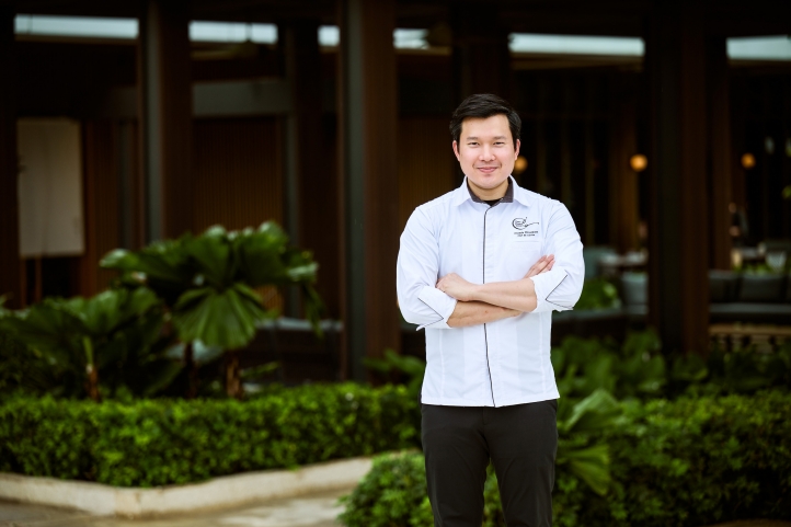 Experience riverside dining at Chao Phraya Terrace, Four Seasons Bangkok, featuring farm-to-table Thai flavors, charcoal-grilled dishes, and sunset views, all crafted with local ingredients.