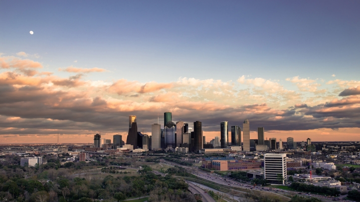 Four Seasons Houston and Lucid Motors team up to offer guests eco-friendly luxury, featuring complimentary Lucid EV drives, chauffeured car service, and convenient onsite charging.