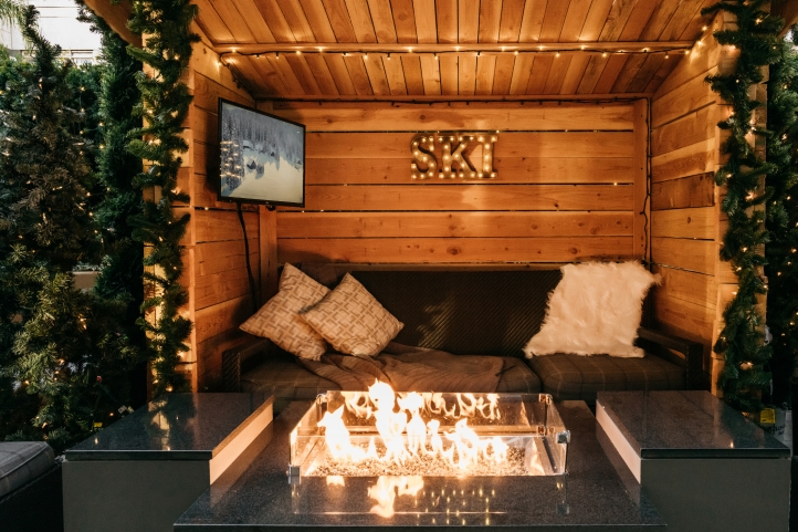 Step into a winter wonderland as Après Village returns to Four Seasons Silicon Valley, blending alpine charm, festive decor, and seasonal dining on the Quattro Restaurant terrace.