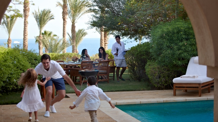 Celebrate the holiday season in sun-kissed luxury at Four Seasons Resort Sharm El Sheikh, with beachside festivities, enchanting decor, family activities, and exquisite holiday dining by the Red Sea.