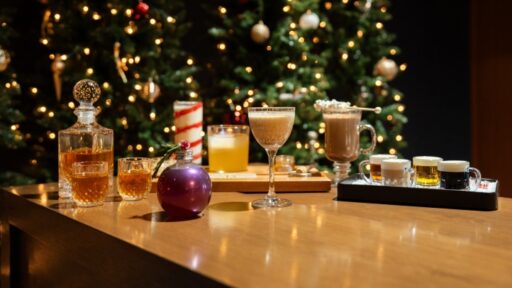 Discover the festive charm of the Holiday Lodge at Four Seasons Hotel St. Louis, a cozy pop-up lounge featuring seasonal cocktails, gourmet bites, and enchanting holiday décor.