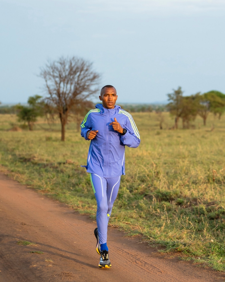 Join Tanzanian marathon runner Alphonce Simbu for guided runs through the Serengeti this festive season, blending adventure, wildlife, and luxury at Four Seasons Safari Lodge.