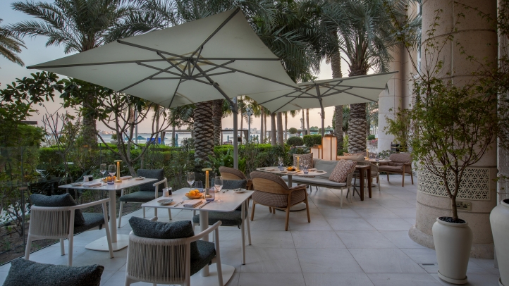 Experience Mediterranean flavors reimagined at Elements, Four Seasons Hotel Doha’s vibrant dining destination featuring fresh cuisine, stylish design, and oceanfront views.