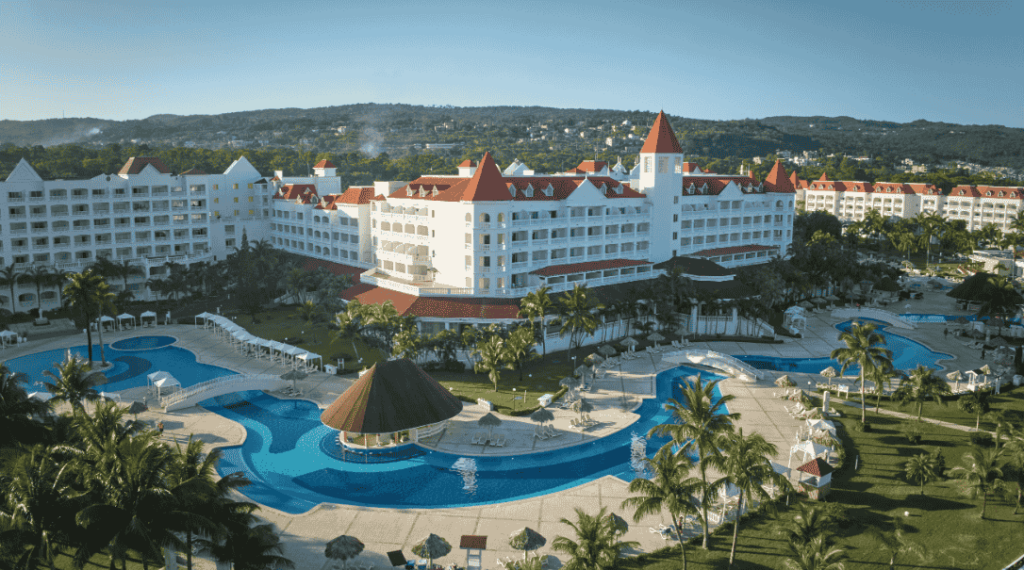 Hyatt and Grupo Piñero announce a strategic joint venture, adding 22 Bahia Principe resorts to Hyatt’s Inclusive Collection, expanding global all-inclusive travel options.