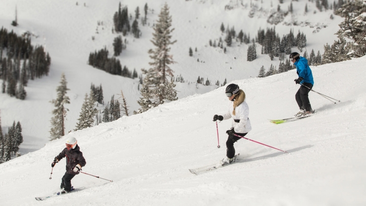 Discover a beginner-friendly mountain retreat at Four Seasons Jackson Hole, offering seamless ski-in/ski-out access, expert-guided lessons, and world-class amenities.