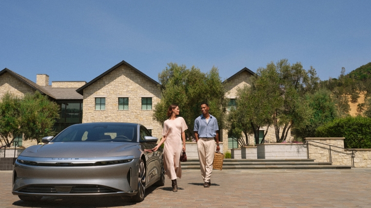 Four Seasons Hotel Silicon Valley partners with Lucid to offer guests complimentary access to Lucid Air EVs, blending luxury, innovation, and sustainability for an eco-friendly stay.