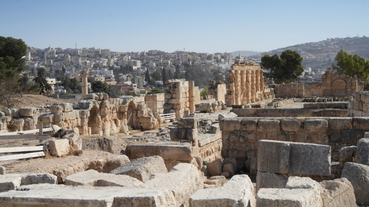 Celebrate your dream wedding with Four Seasons Hotel Amman, offering breathtaking venues like the Amman Citadel and Jerash, blending modern luxury with ancient charm.