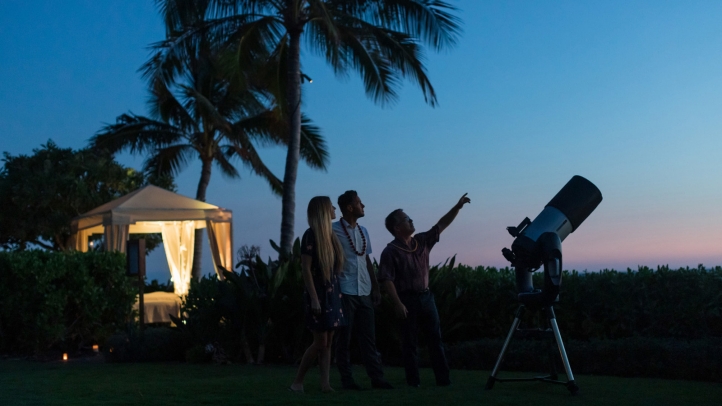 Celebrate love at Four Seasons Resort Oahu at Ko Olina with stargazing, mixology, gourmet dining, and romantic escapes in Hawaii’s breathtaking island paradise.