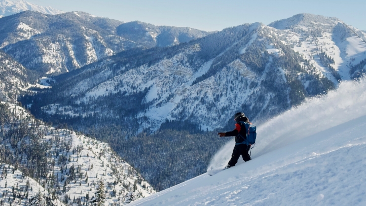 Unwind after skiing at Four Seasons Jackson Hole with recovery massages, yoga, hydrotherapy, and zero-proof cocktails, all designed to recharge and prepare you for the slopes.