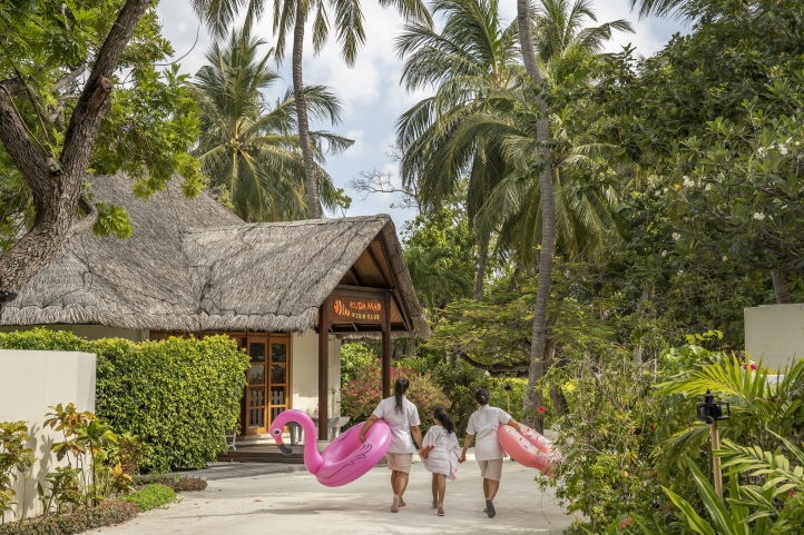 Celebrate Easter at Four Seasons Resort Maldives at Kuda Huraa with a magical weekend of tropical feasts, Easter egg hunts, beachside celebrations, and family-friendly fun.