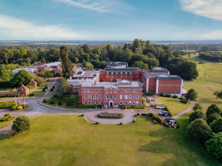 Celebrate Mother’s Day at Four Seasons Hotel Hampshire with exquisite dining, elegant afternoon tea, and indulgent spa treatments, set in a breathtaking countryside retreat.