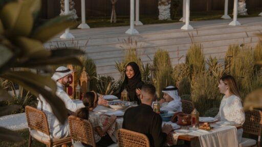 Celebrate Ramadan at Four Seasons The Pearl-Qatar with outdoor Iftar at La Plage, elegant dining at Duchess Tea Lounge, and gourmet experiences at Chicago Rare and Spuntino.