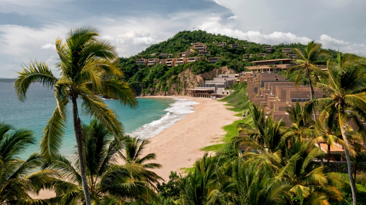 Four Seasons Tamarindo offers the perfect spring break escape with luxury suites, wellness experiences, ocean adventures, and family-friendly activities along Mexico’s Costalegre.