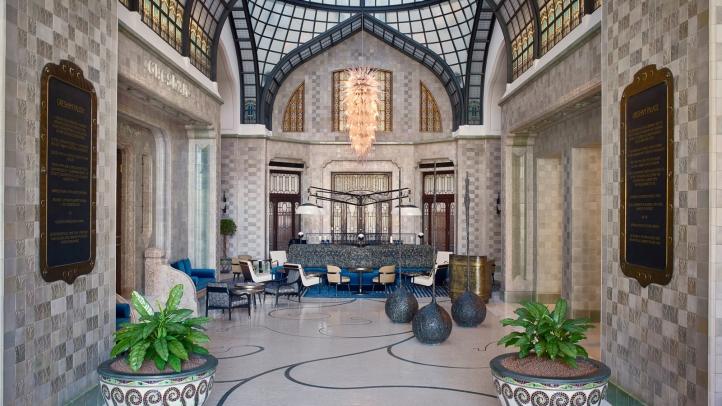 Four Seasons Hotel Gresham Palace Budapest earns its ninth consecutive Forbes 5-Star rating, celebrating its exceptional service, timeless luxury, and world-class hospitality.