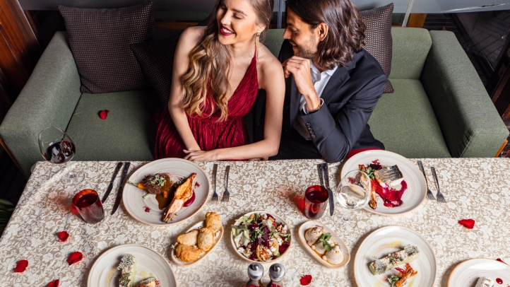 Celebrate love at Four Seasons Hotel Cairo at The First Residence with romantic Nile-view stays, intimate dining experiences, indulgent spa retreats, and exclusive Valentine’s treats.