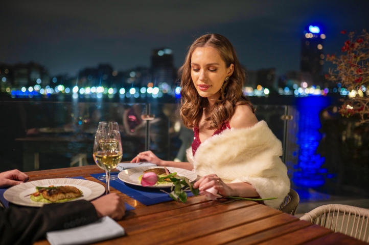 Celebrate love at Four Seasons Hotel Cairo at The First Residence with romantic Nile-view stays, intimate dining experiences, indulgent spa retreats, and exclusive Valentine’s treats.