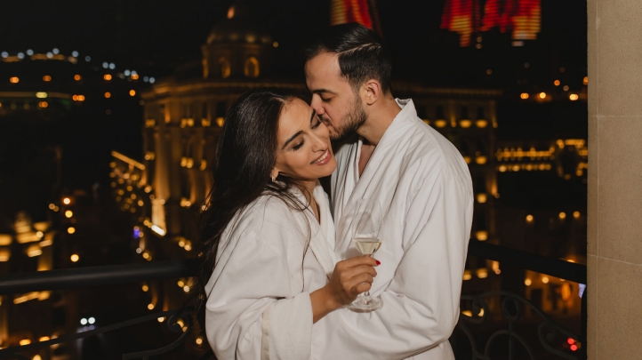 Experience a luxurious Valentine’s escape at Four Seasons Hotel Baku with romantic suite stays, gourmet dining, afternoon tea, a special brunch, and indulgent spa treatments.